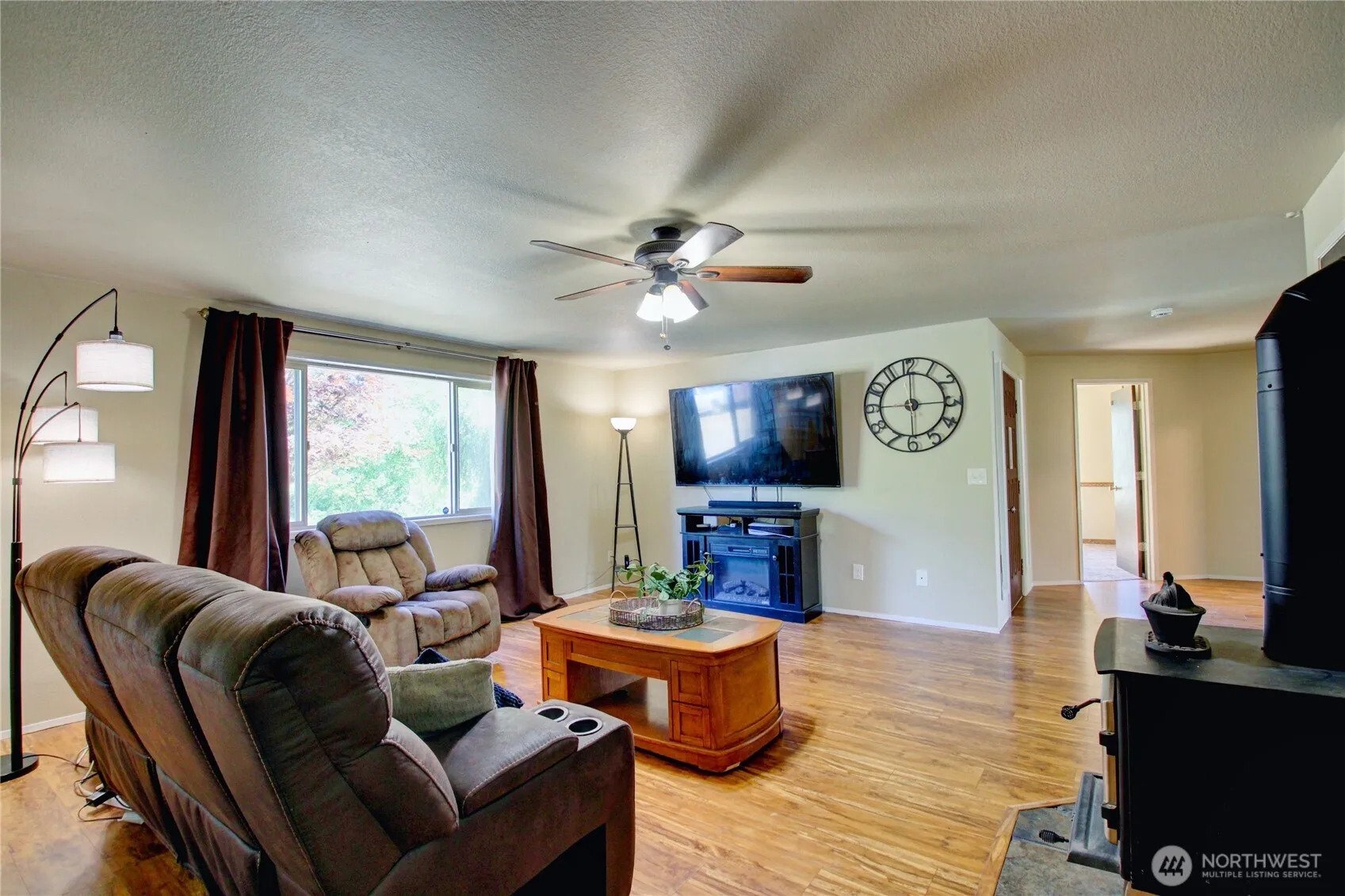 Property photo for 3046 Old Highway 99 North Road, Burlington photo 5