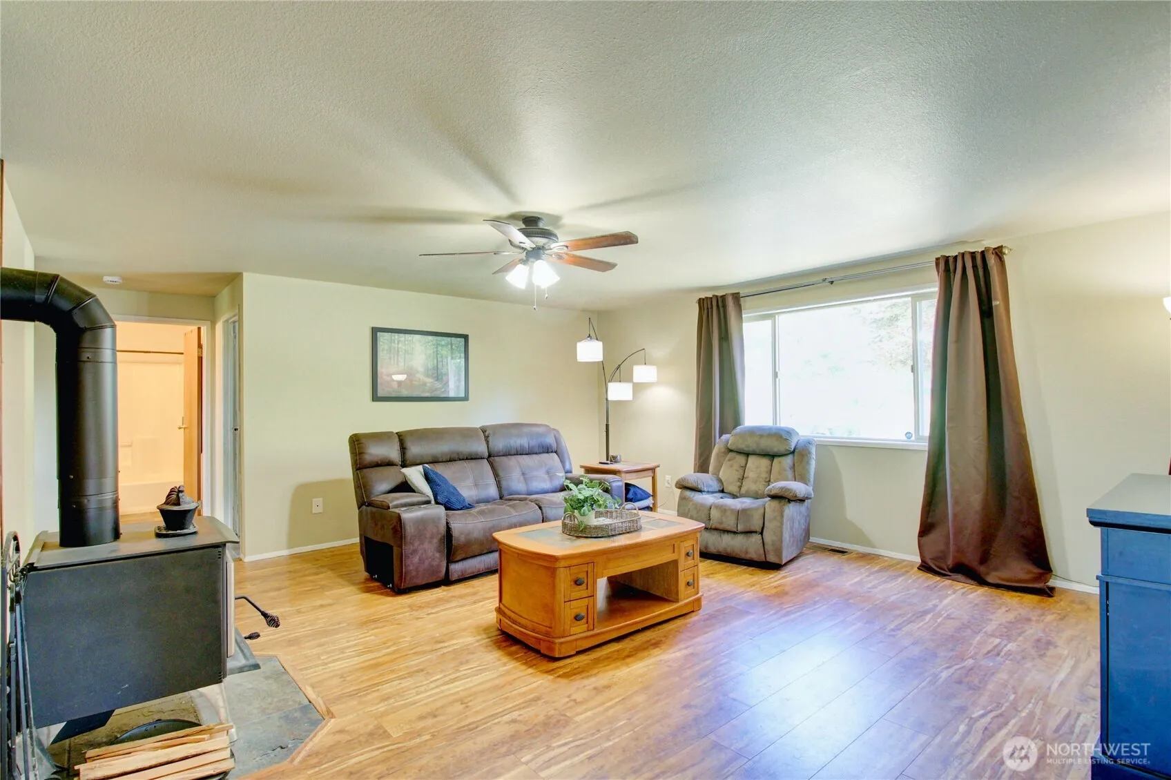Property photo for 3046 Old Highway 99 North Road, Burlington photo 4