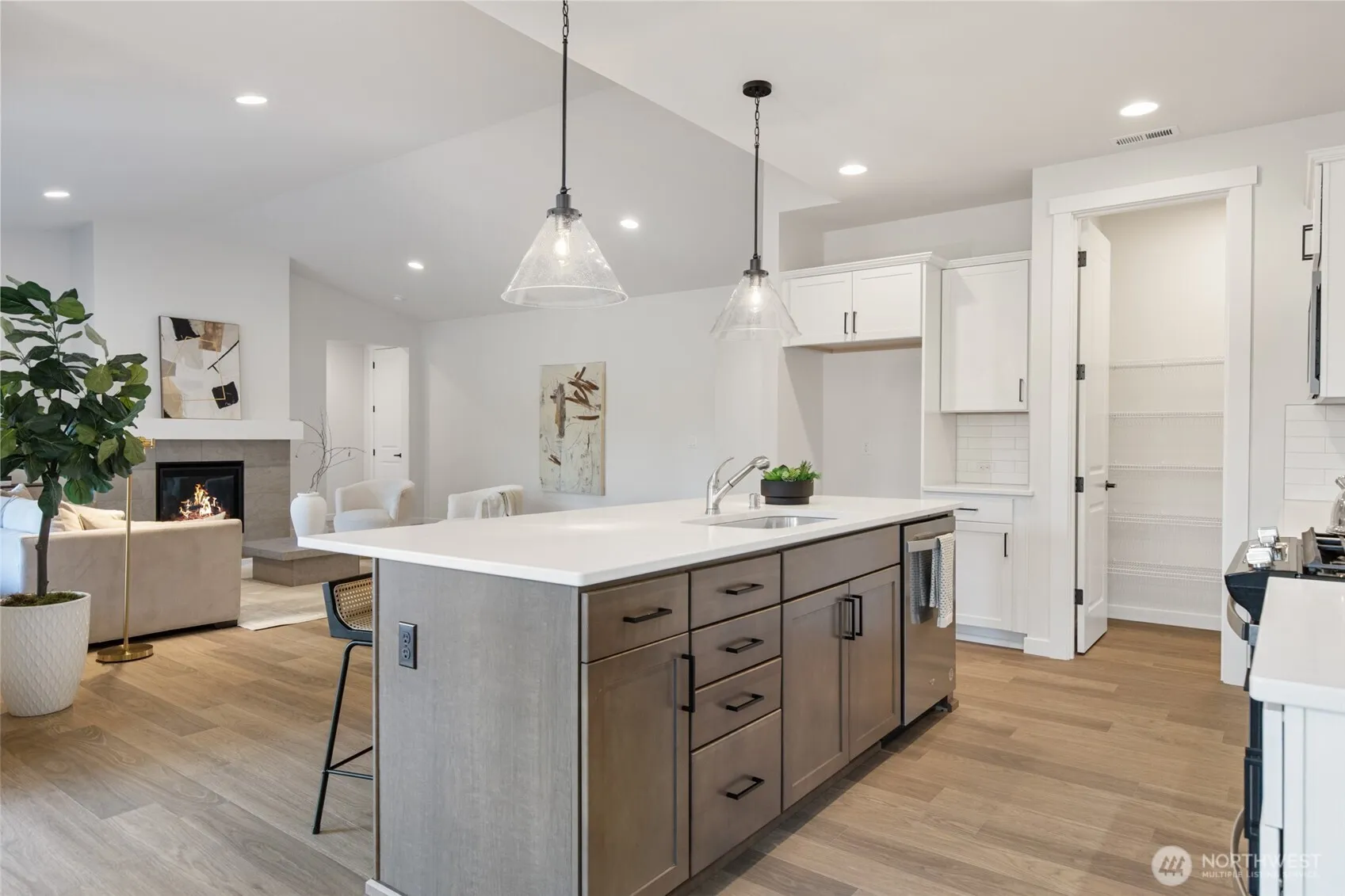 Property photo for 11201 79th Avenue Ct Sw, Lakewood photo 3