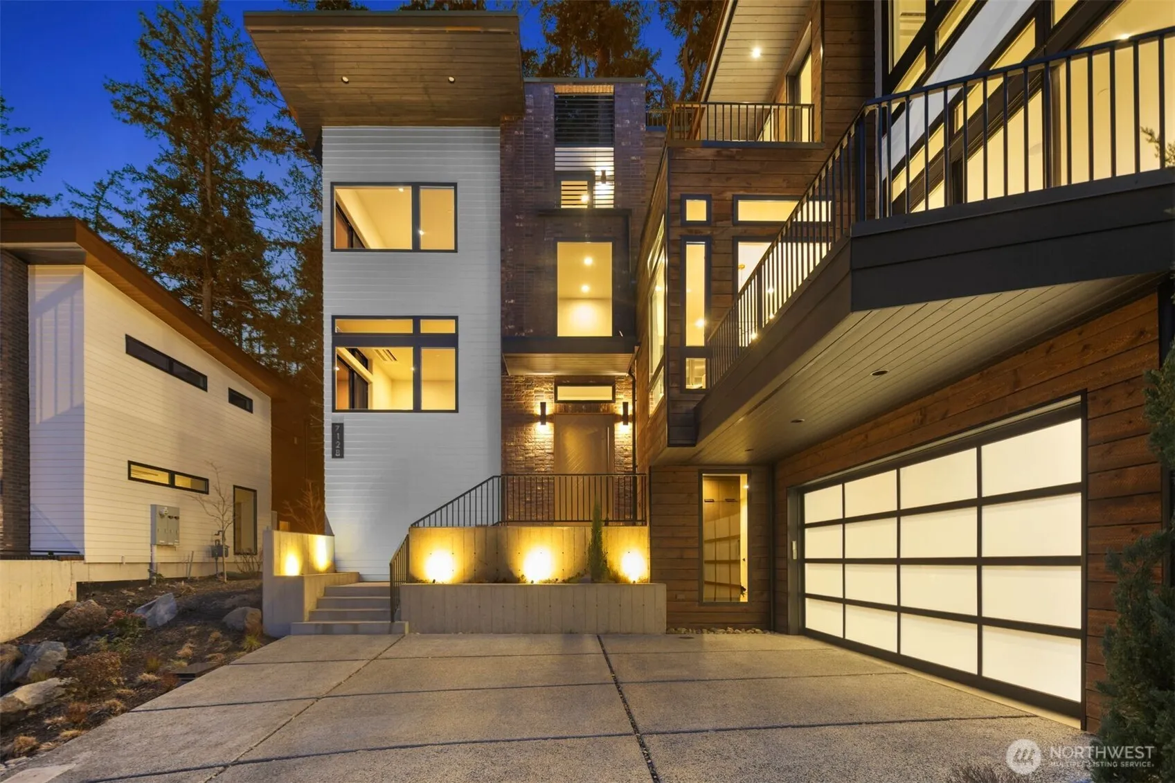 Property photo for 7128 Ne 119th Place, Kirkland