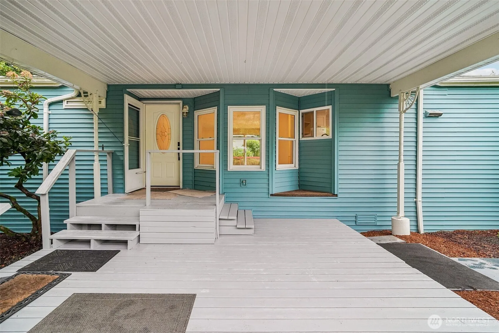 Property photo for 215 105th Avenue E, Edgewood photo 2