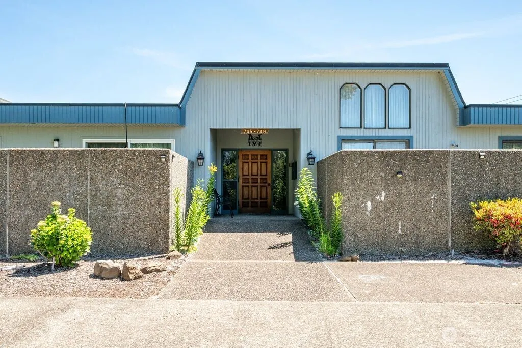 Property photo for 745 Marine View Drive, Longview