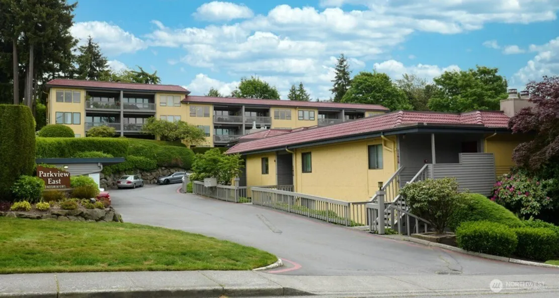 Property photo for 11642 100th Avenue Ne #305, Kirkland