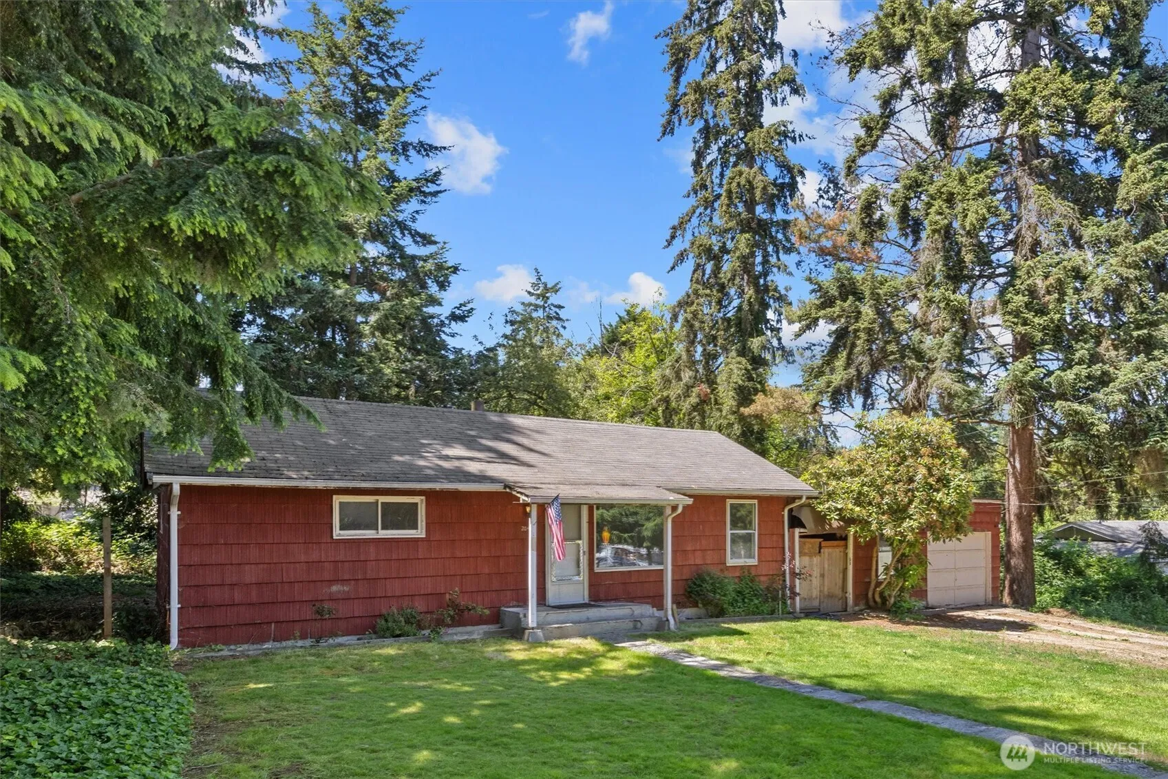 Property photo for 20430 52nd Avenue W, Lynnwood photo 2