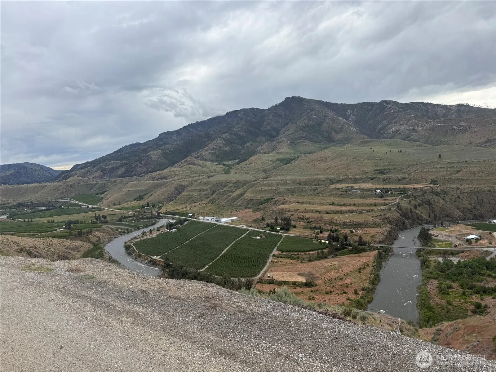 Property photo for 300 Buckhorn Mountain Drive, Pateros photo 2