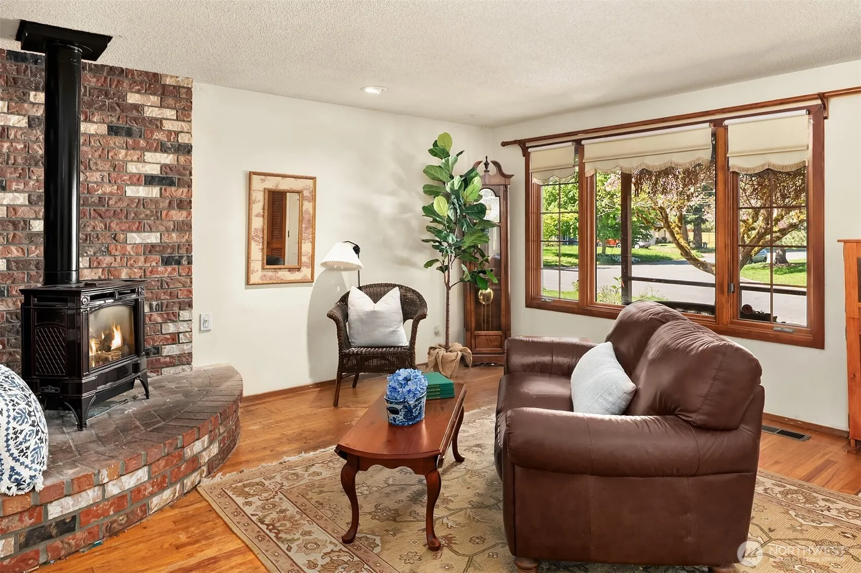 Property photo for 1260 168th Avenue Ne, Bellevue photo 5