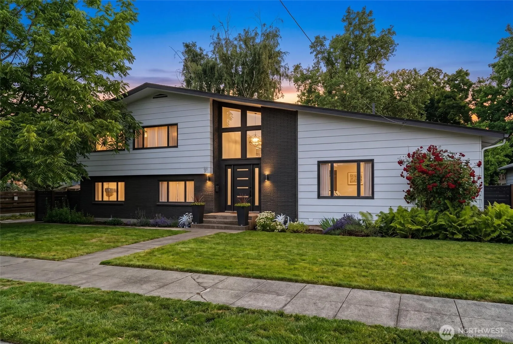 Property photo for 21 N Bellevue Avenue, Walla Walla photo 3