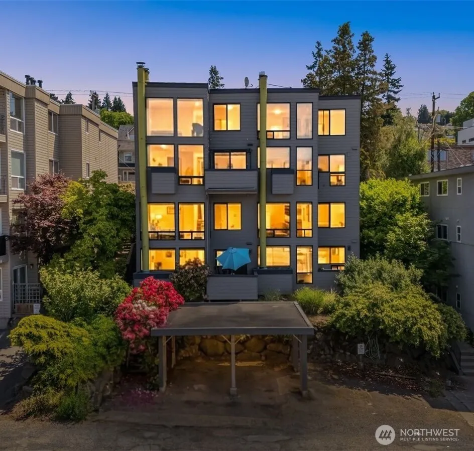 Property photo for 2831 14th Avenue W #2, Seattle