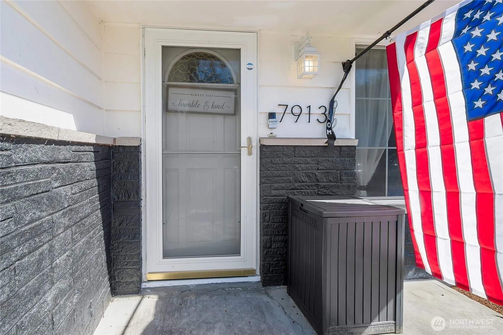 Property photo for 7913 Westshore Dr Drive Sw, Lakewood photo 5