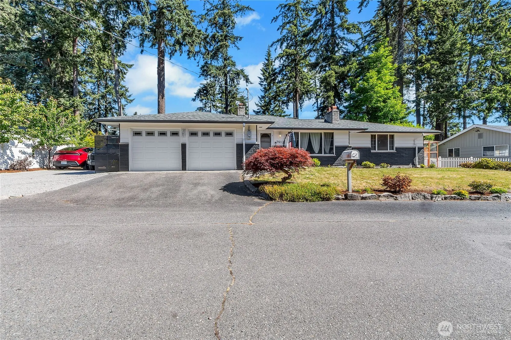Property photo for 7913 Westshore Dr Drive Sw, Lakewood photo 4