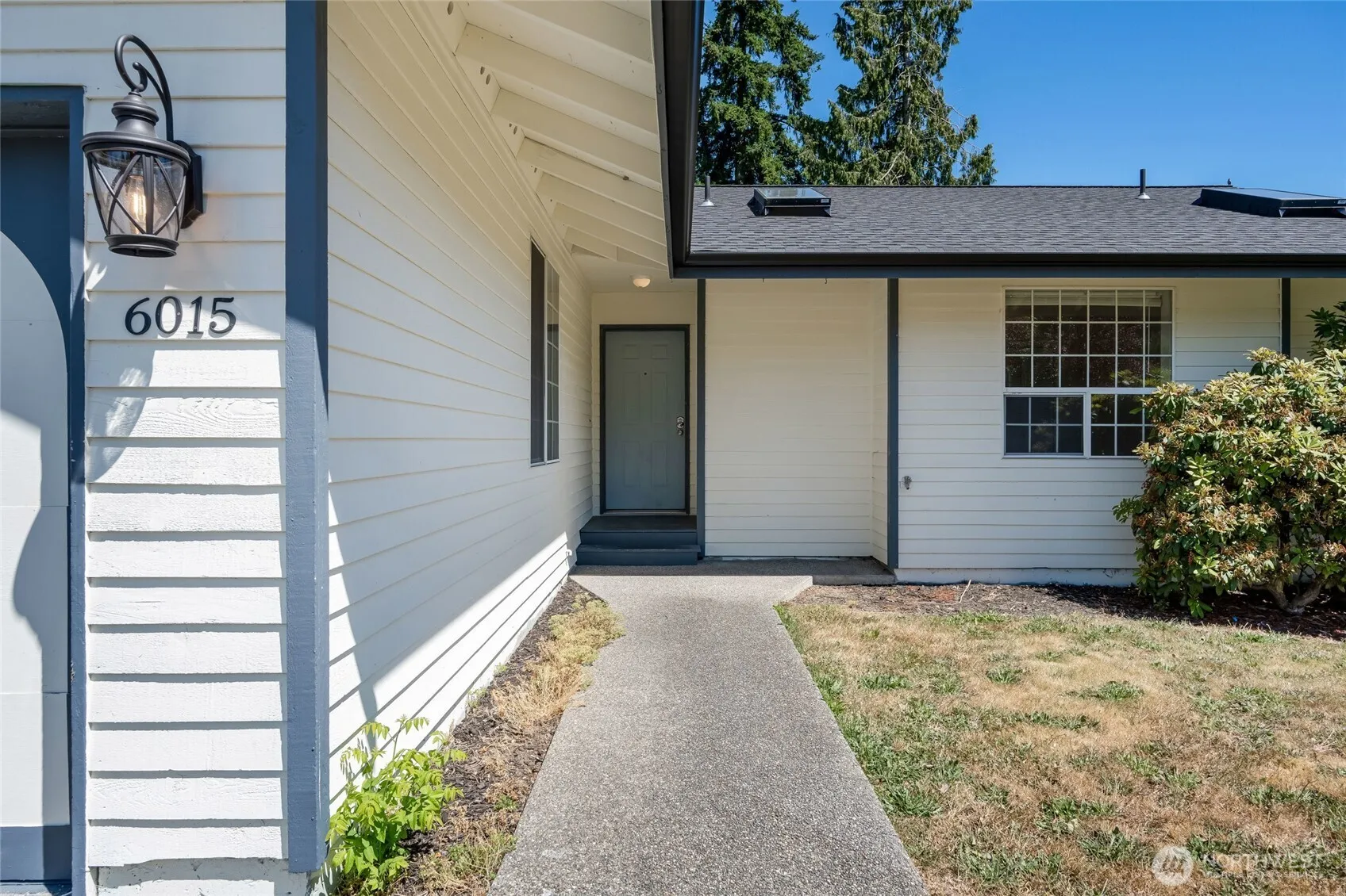 Property photo for 6015 Dexter Avenue #a/b, Everett photo 2