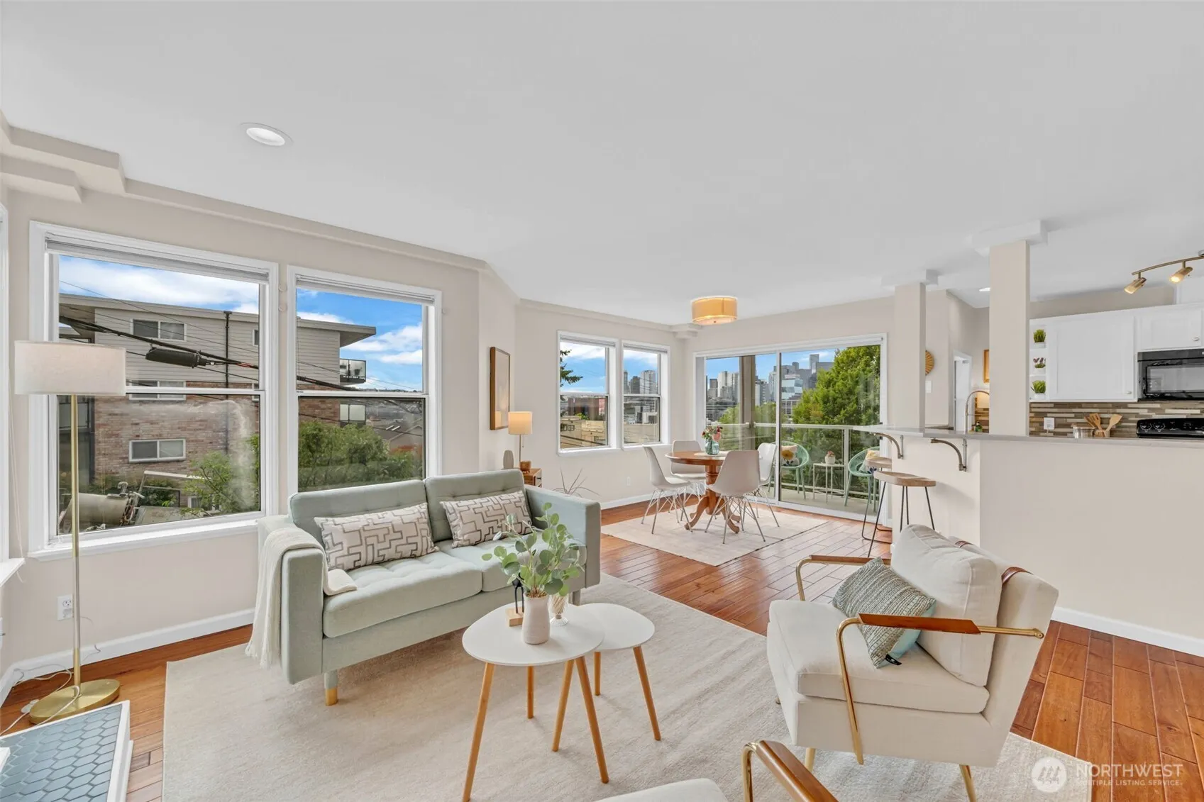 Property photo for 1011 5th Avenue N #201, Seattle photo 5