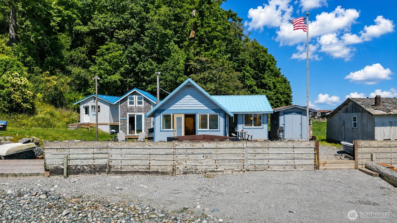 Property photo for 2 S Pilchuck Ave, Hat Island photo 3