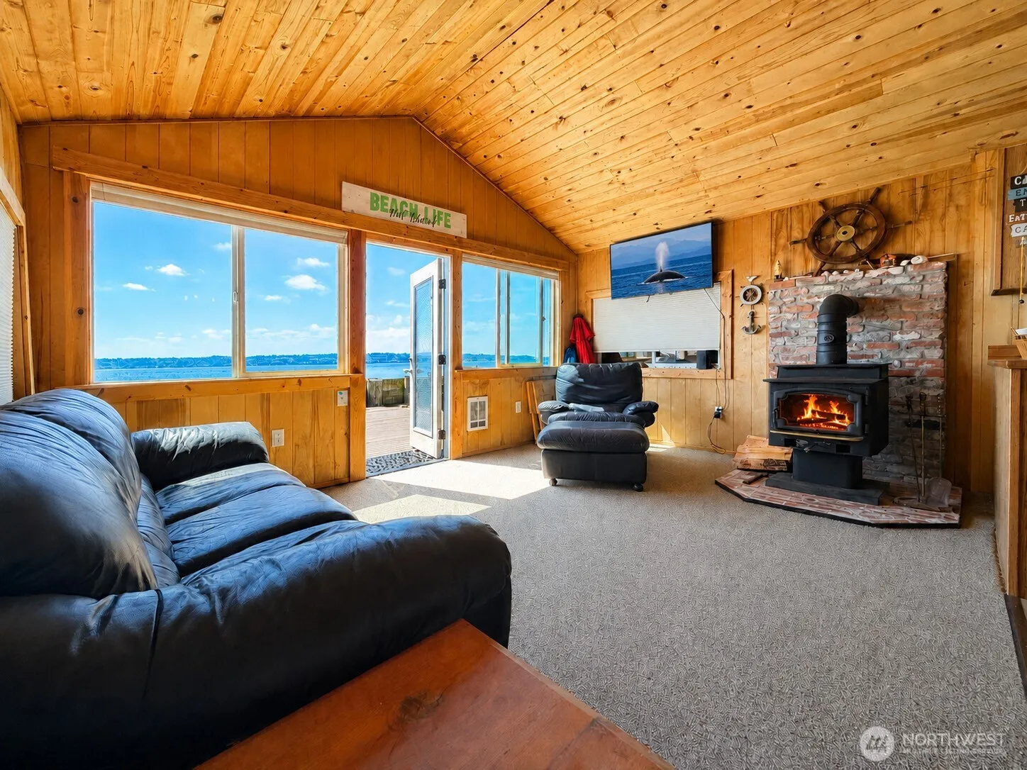 Property photo for 2 S Pilchuck Ave, Hat Island photo 5