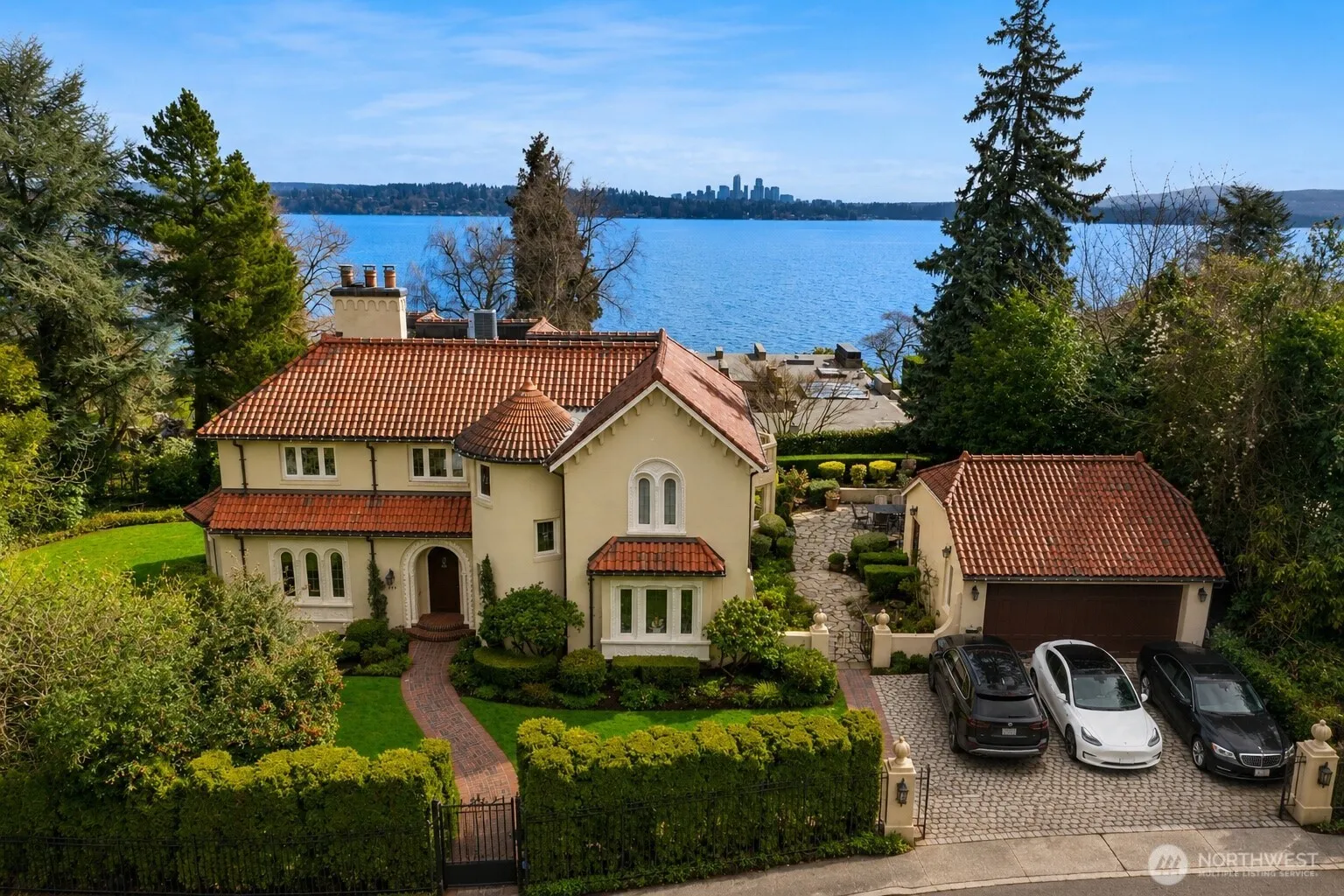 Property photo for 180 Lake Washington Boulevard E, Seattle photo 2