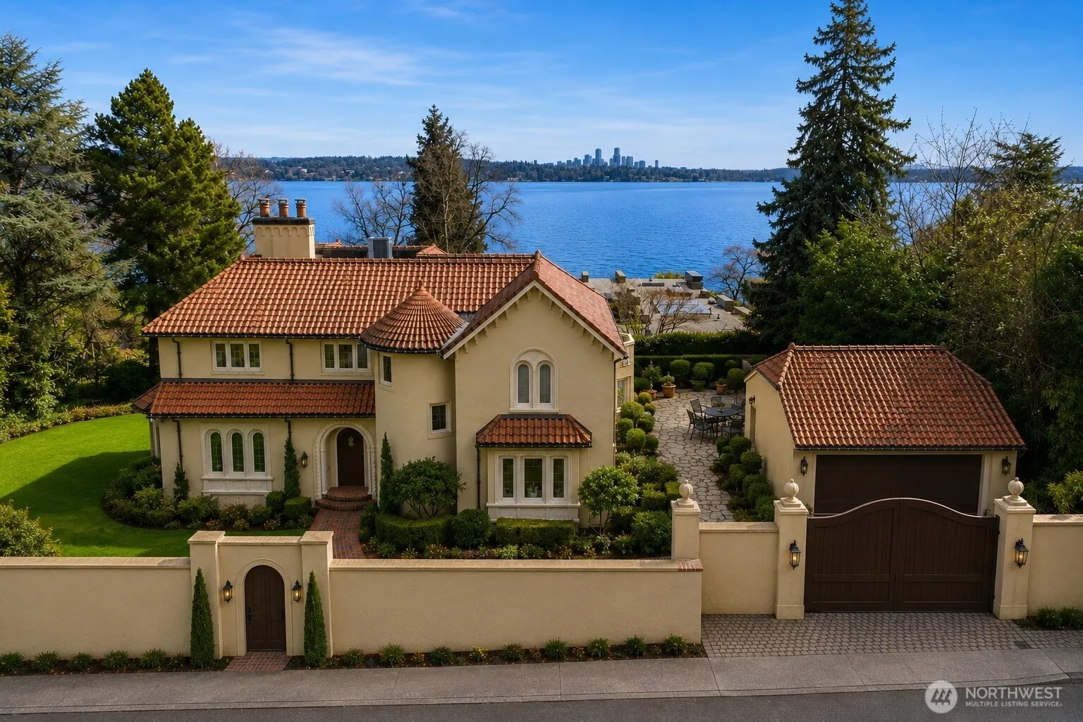 Property photo for 180 Lake Washington Boulevard E, Seattle photo 2
