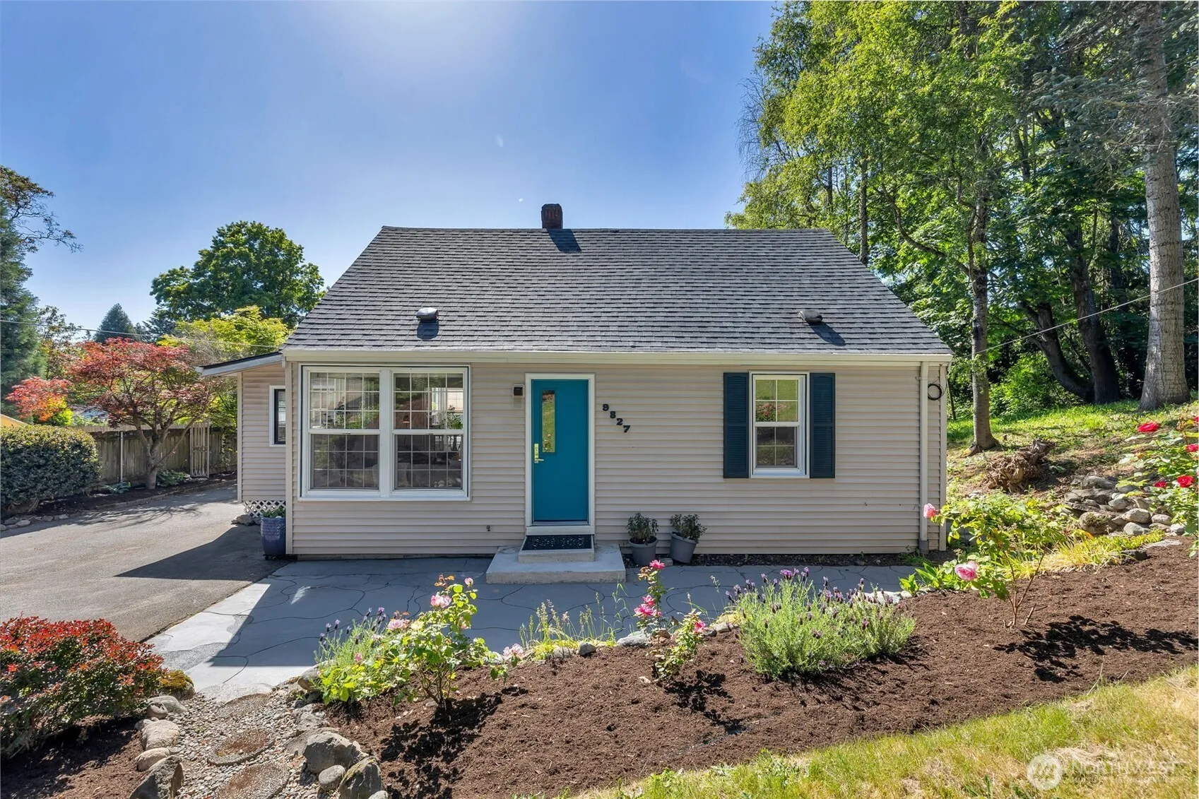 Property photo for 9827 22nd Avenue Sw, Seattle photo 2