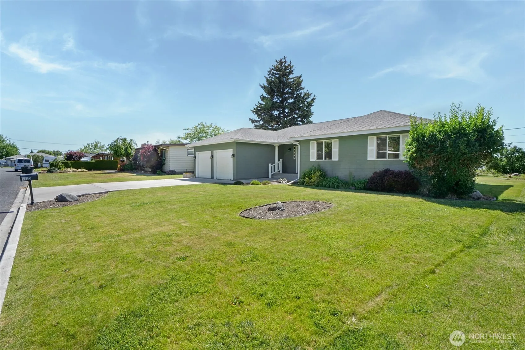 Property photo for 1202 S Eastlake Drive, Moses Lake photo 4
