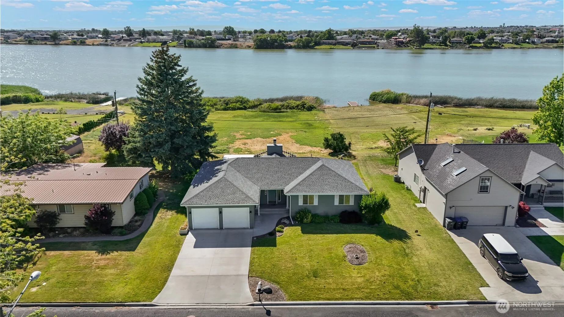 Property photo for 1202 S Eastlake Drive, Moses Lake