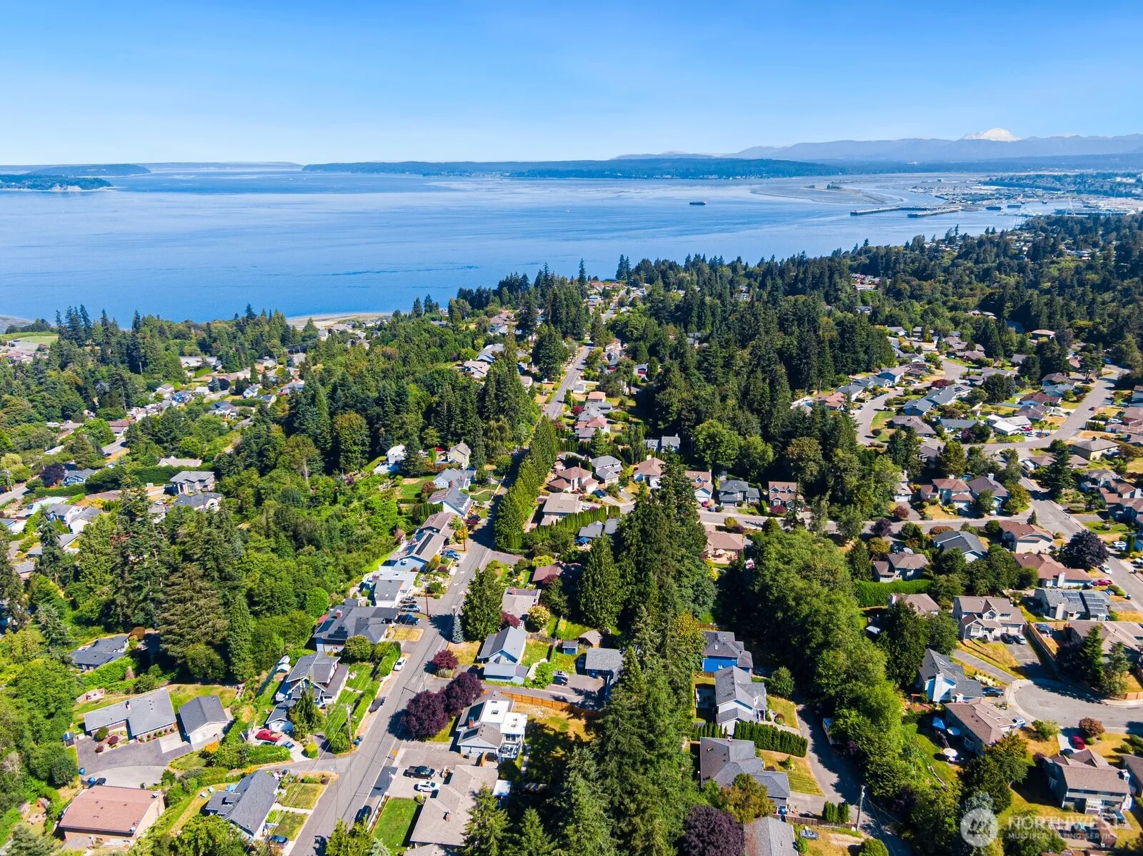 Property photo for 5011 Seahurst Avenue, Everett