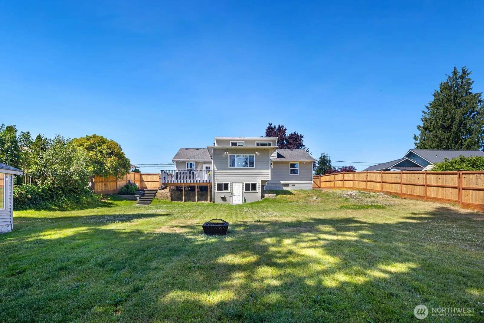 Property photo for 5011 Seahurst Avenue, Everett