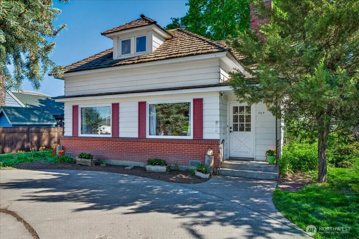 Property photo for 709 Marshall Street, Davenport