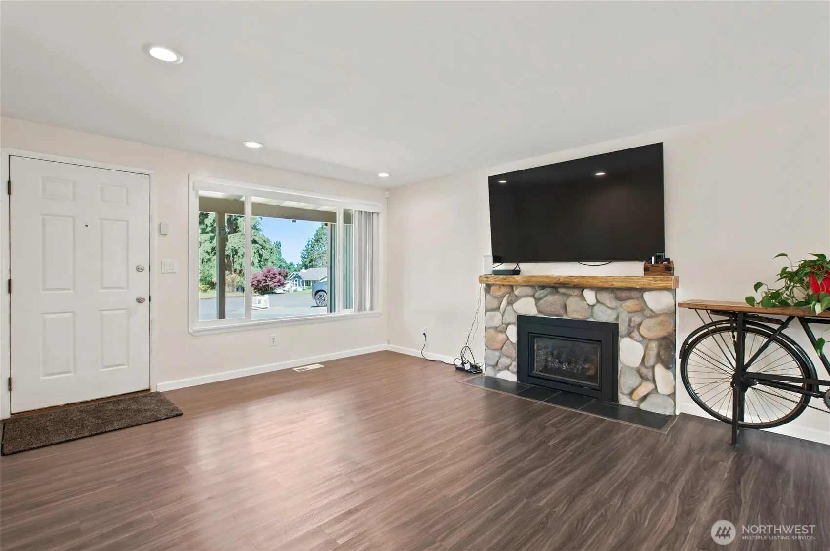 Property photo for 28504 23rd Avenue S, Federal Way photo 5