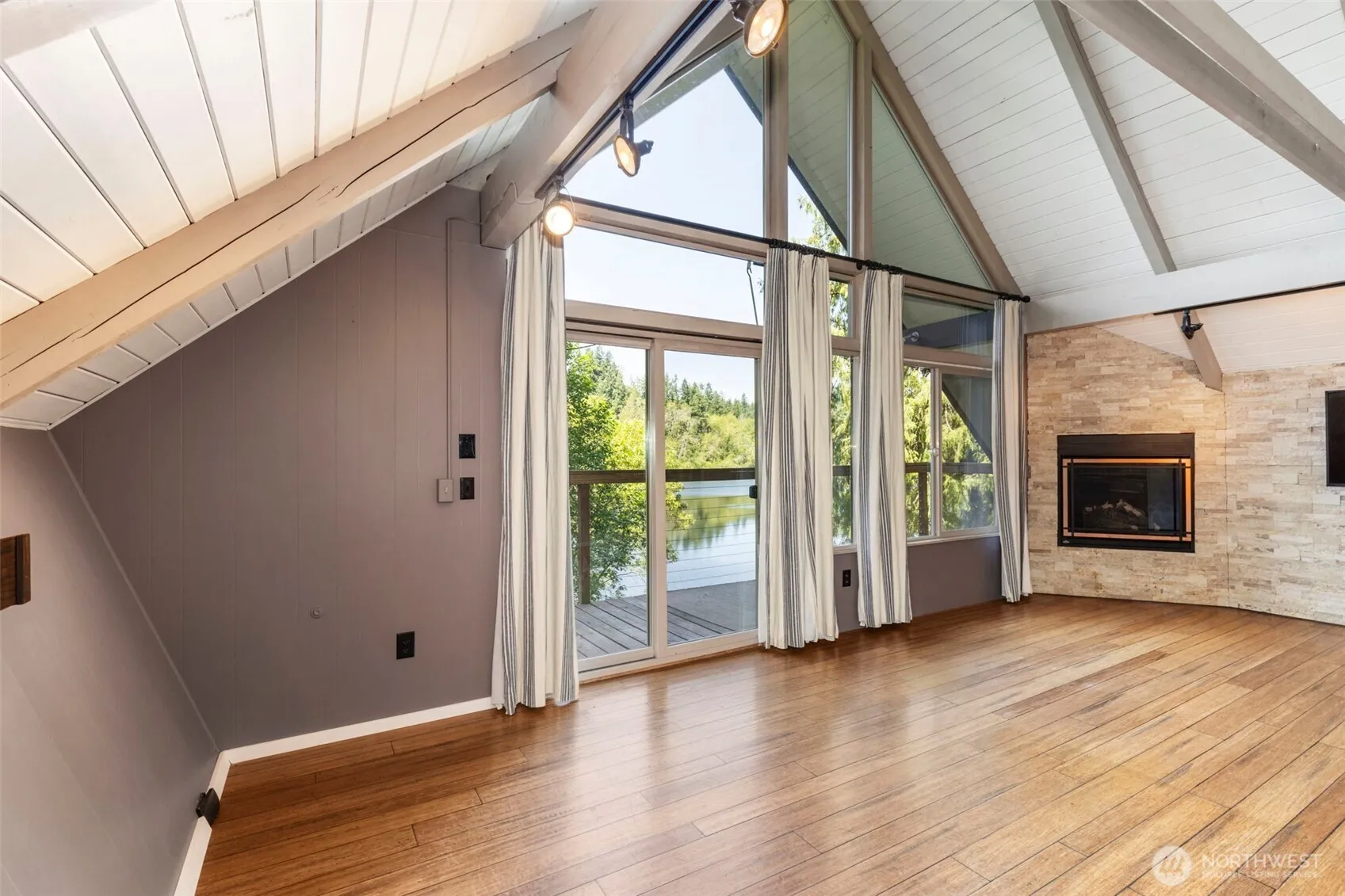 Property photo for 12995 Lake Shore Drive Nw, Poulsbo photo 5