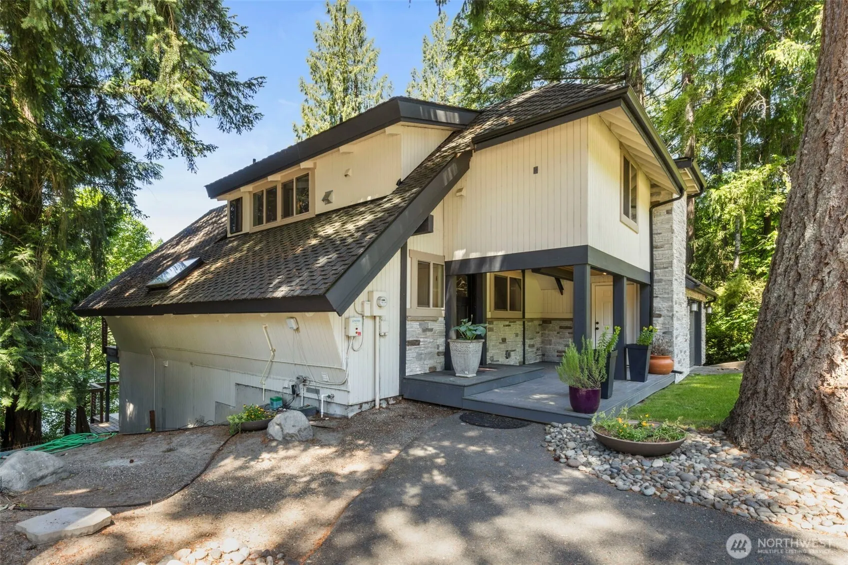 Property photo for 12995 Lake Shore Drive Nw, Poulsbo photo 2