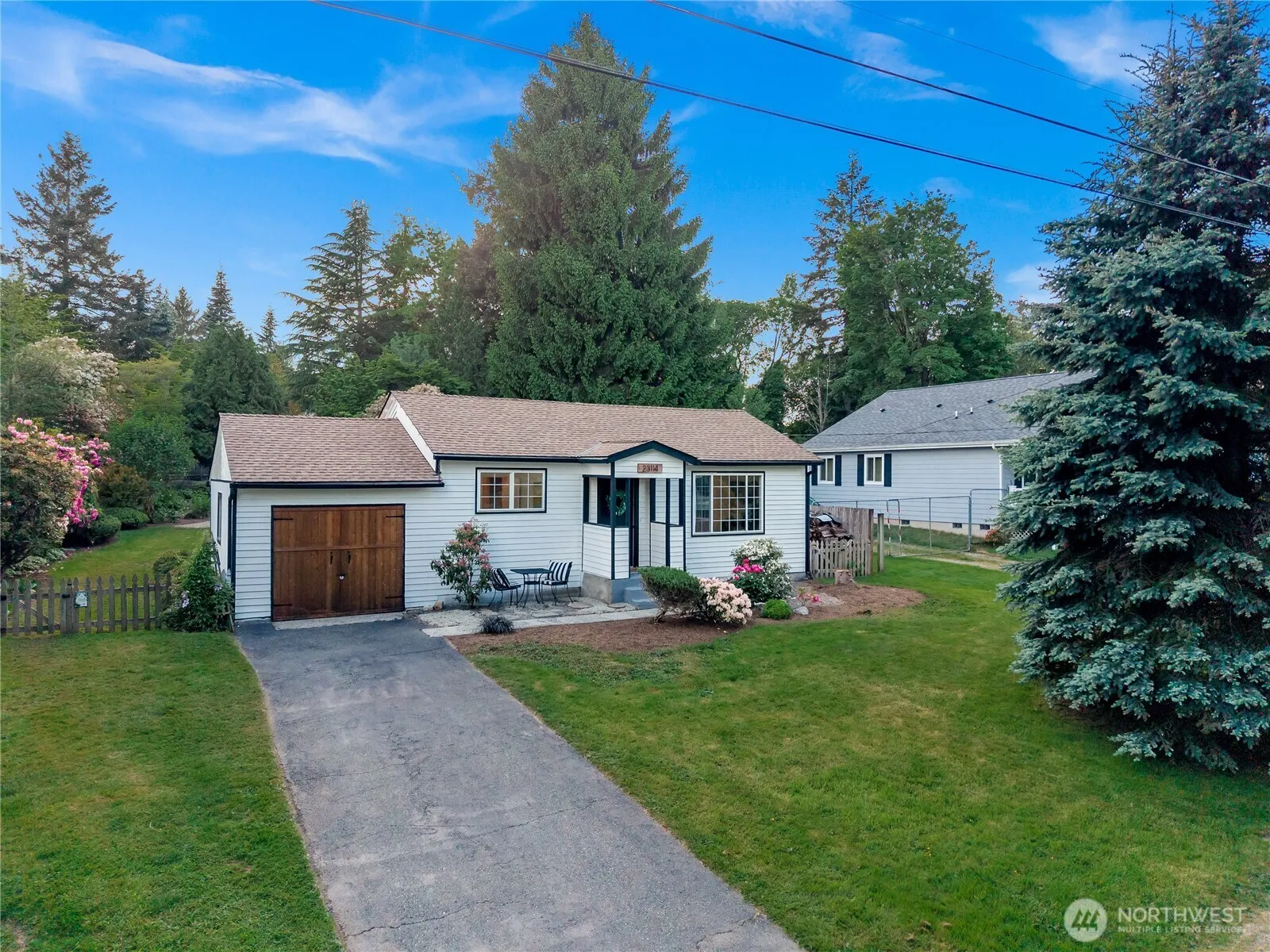Property photo for 23114 29th Avenue W, Brier photo 2