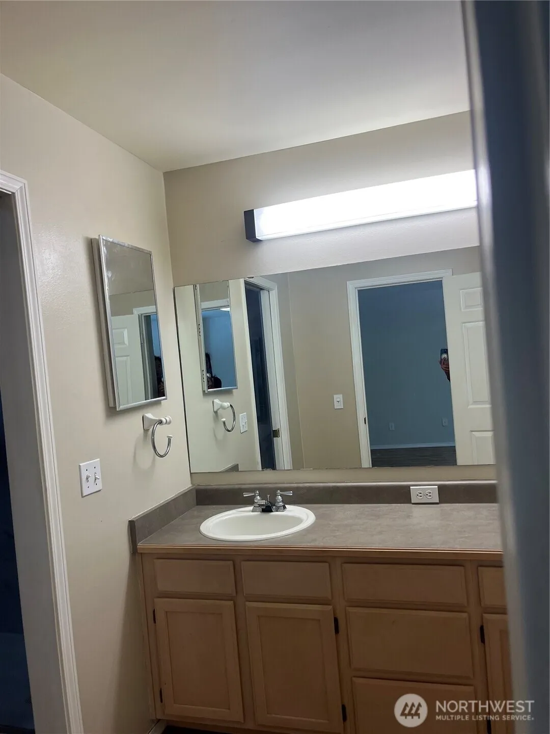 Property photo for 5718 S Grove Drive, Mukilteo photo 4