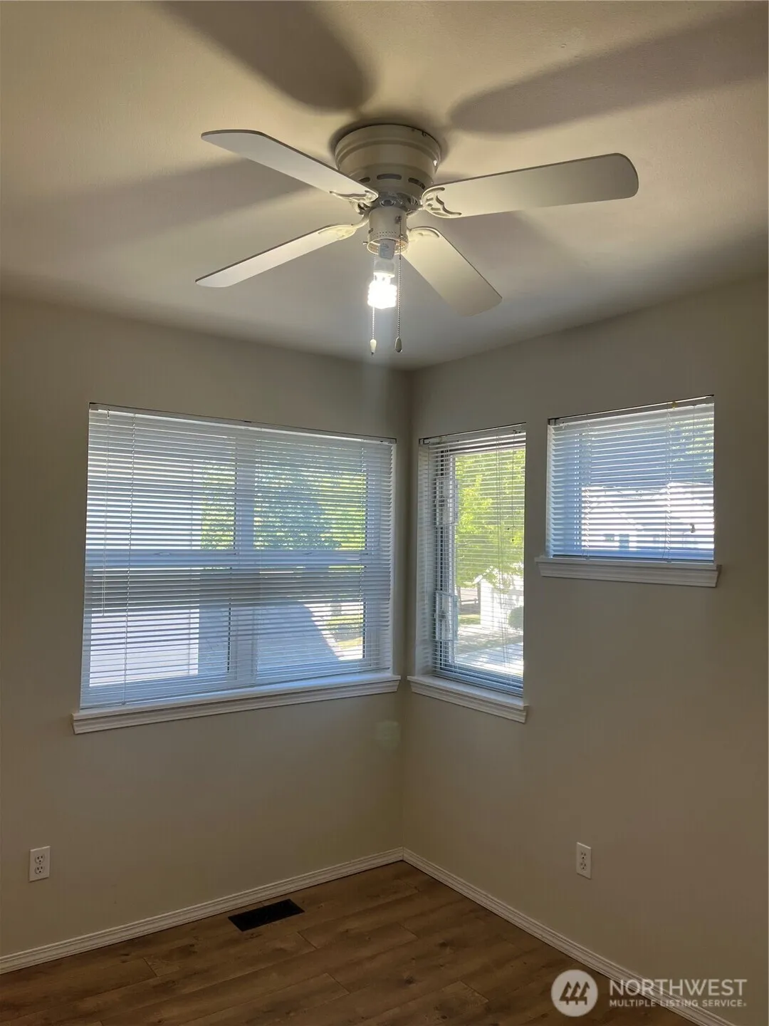 Property photo for 5718 S Grove Drive, Mukilteo photo 2