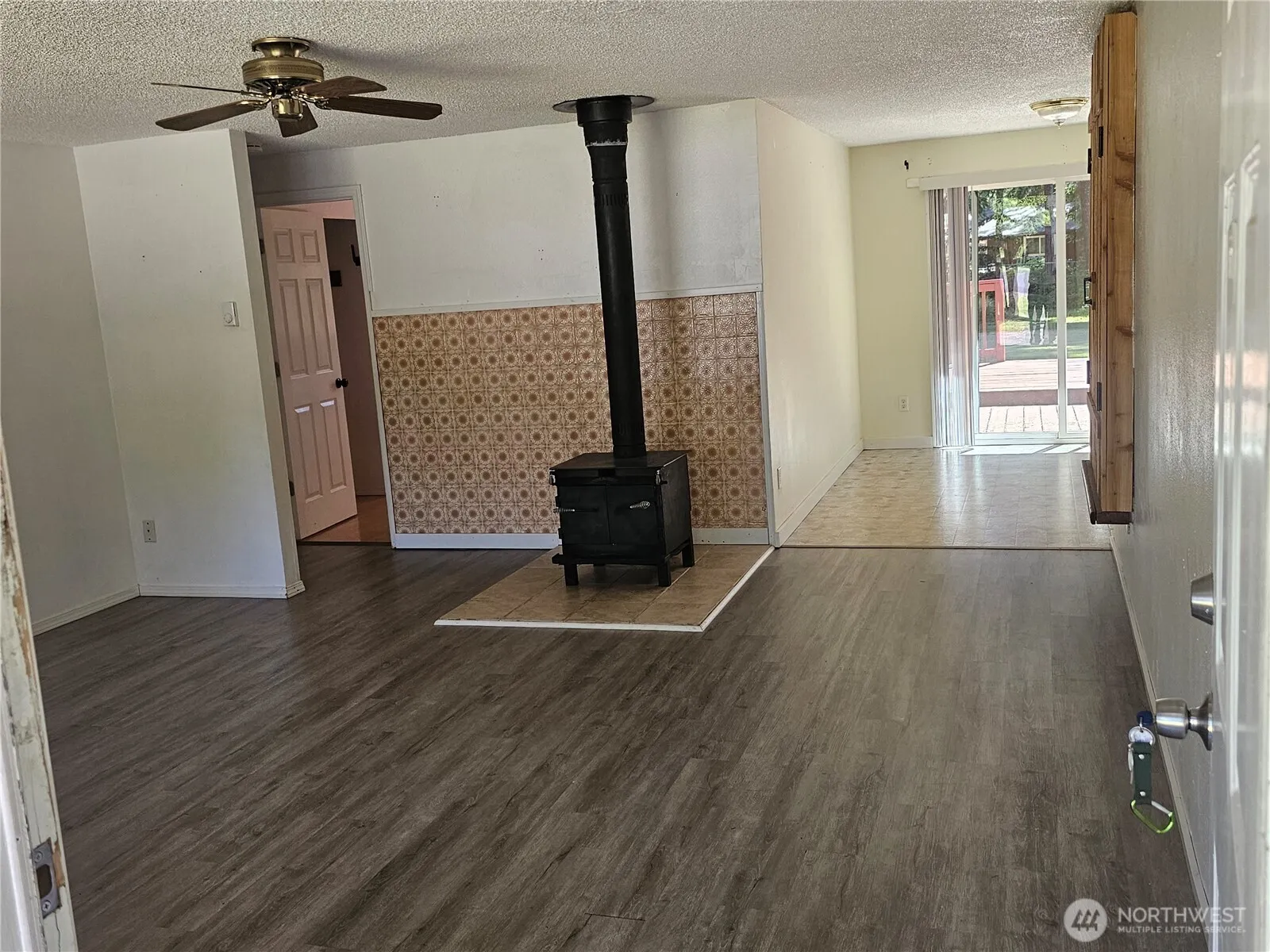Property photo for 151 S Little John Lane N, Forks photo 5