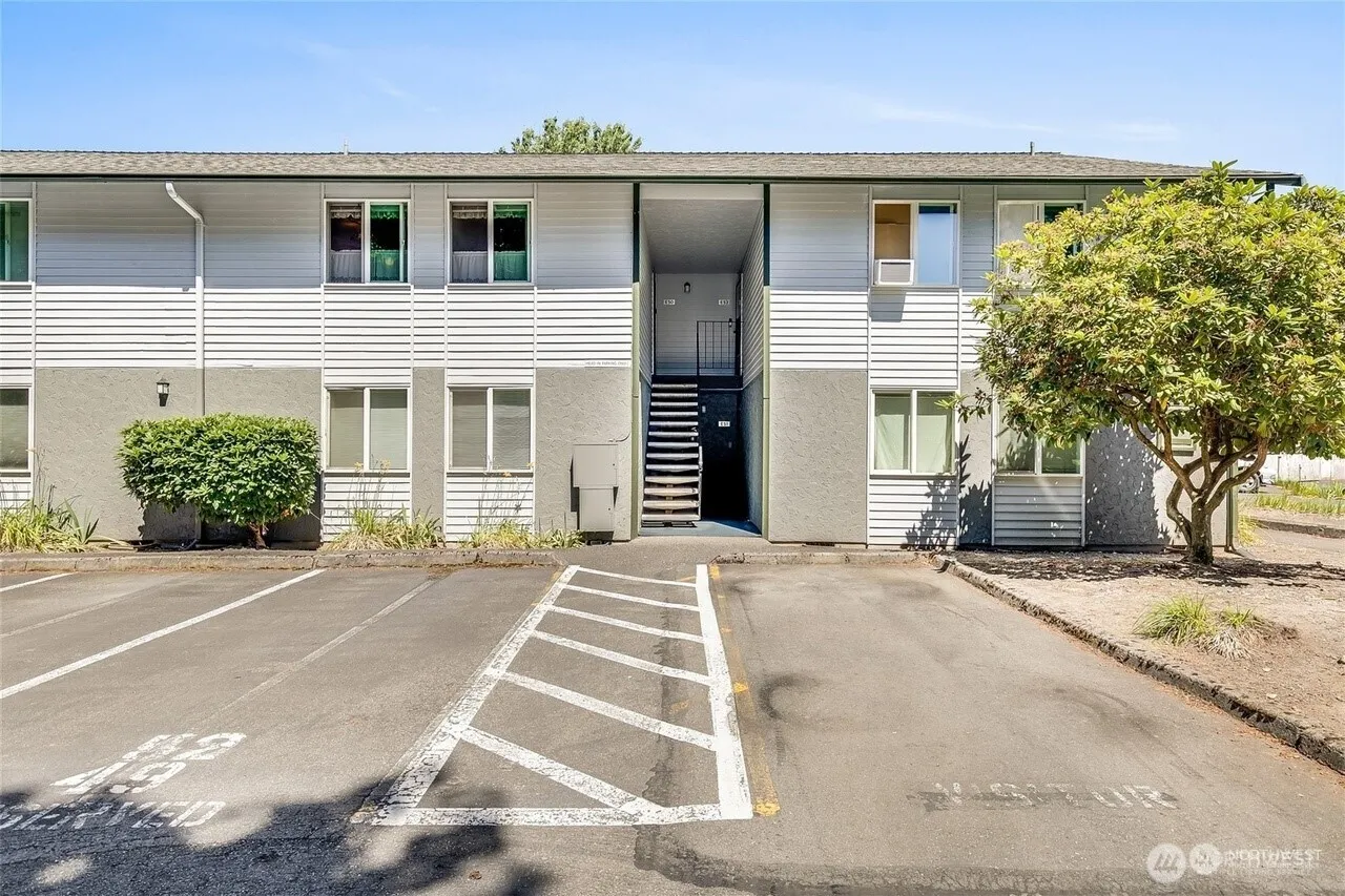 Property photo for 1852 Central Place S #e46, Kent photo 2