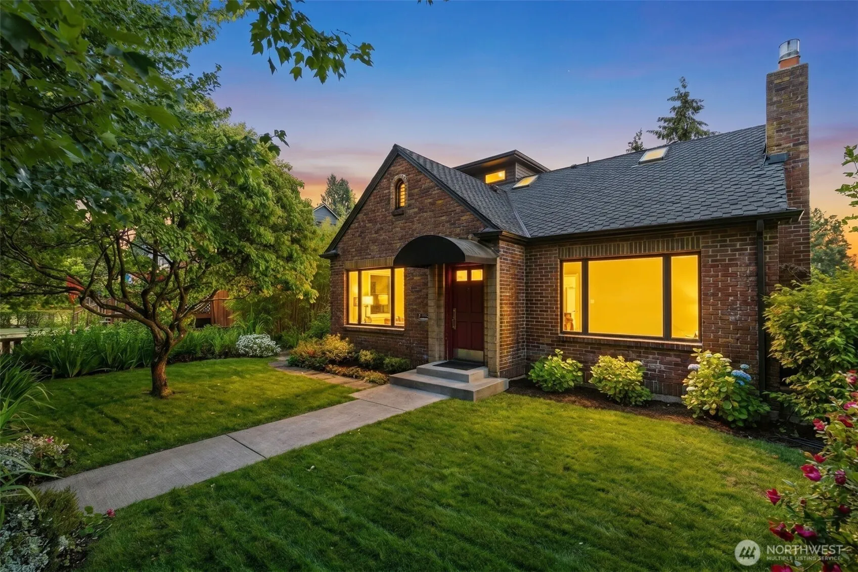 Property photo for 3033 45th Avenue Sw, Seattle photo 5