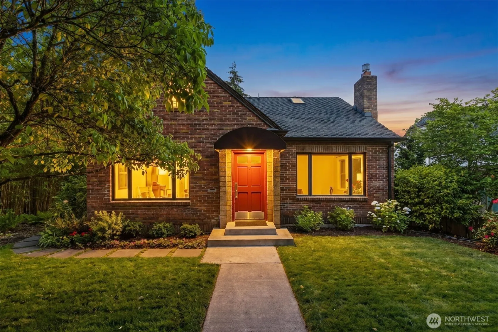 Property photo for 3033 45th Avenue Sw, Seattle