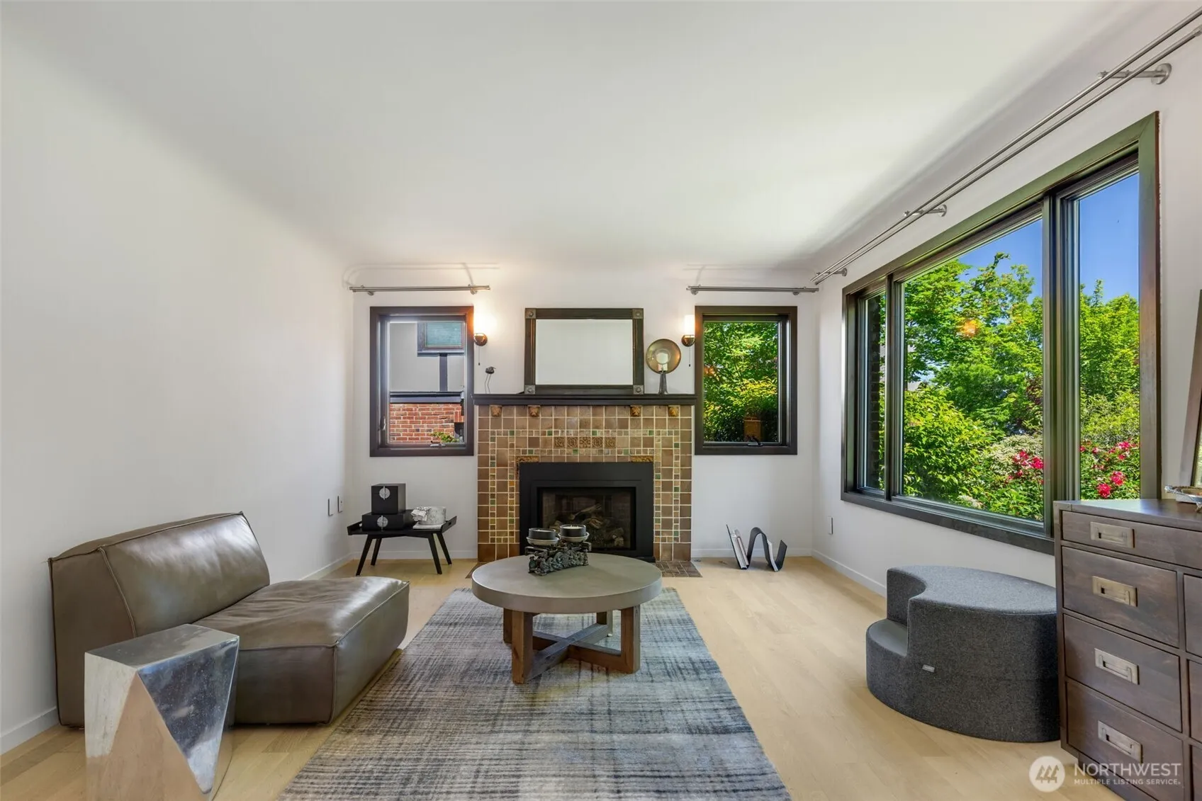 Property photo for 3033 45th Avenue Sw, Seattle photo 5
