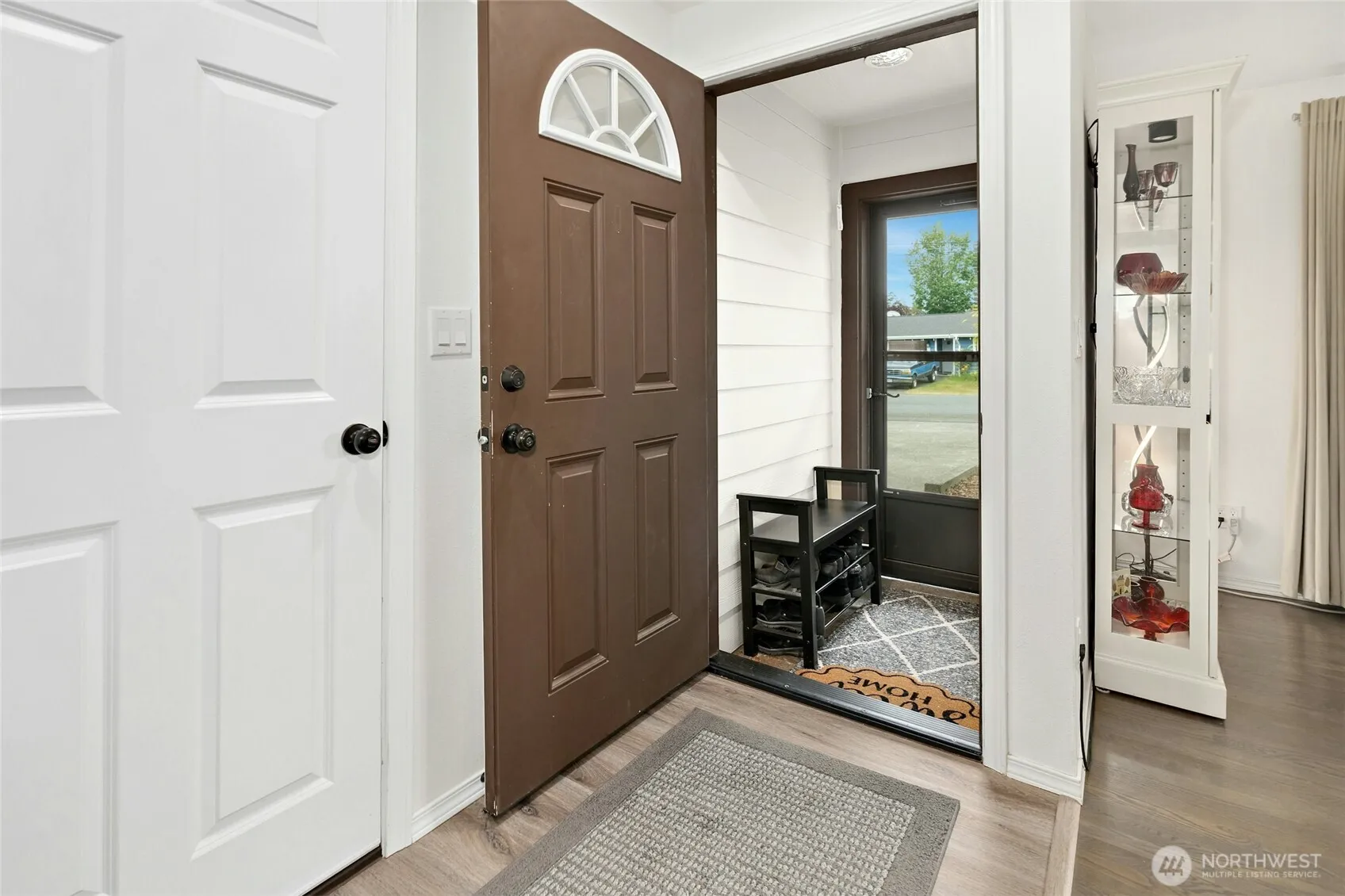 Property photo for 237 S 186th Street, Burien photo 3