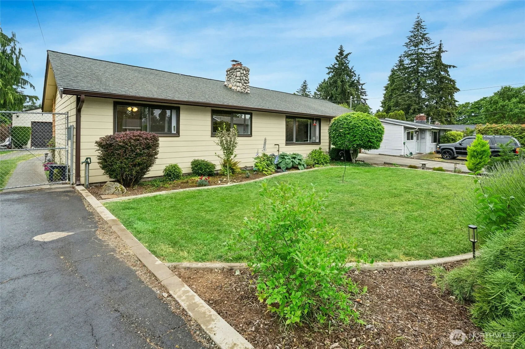 Property photo for 237 S 186th Street, Burien