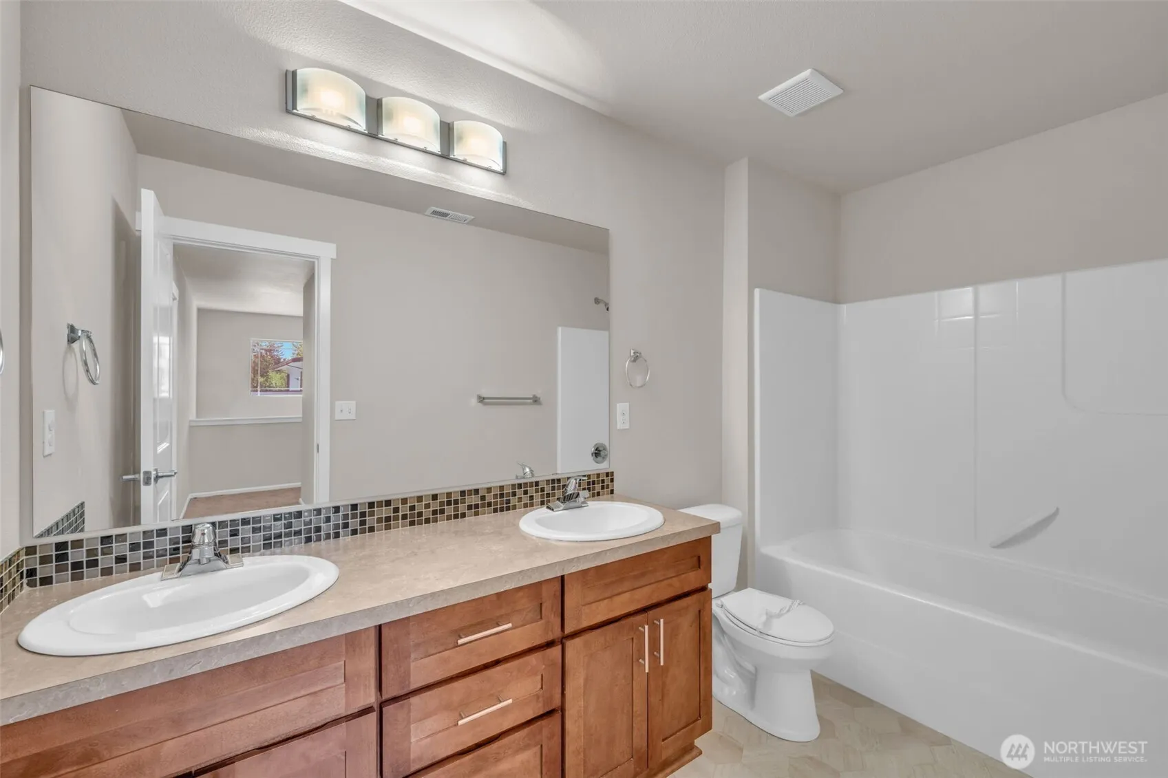 Property photo for 2142 S 263rd Street, Des Moines photo 5