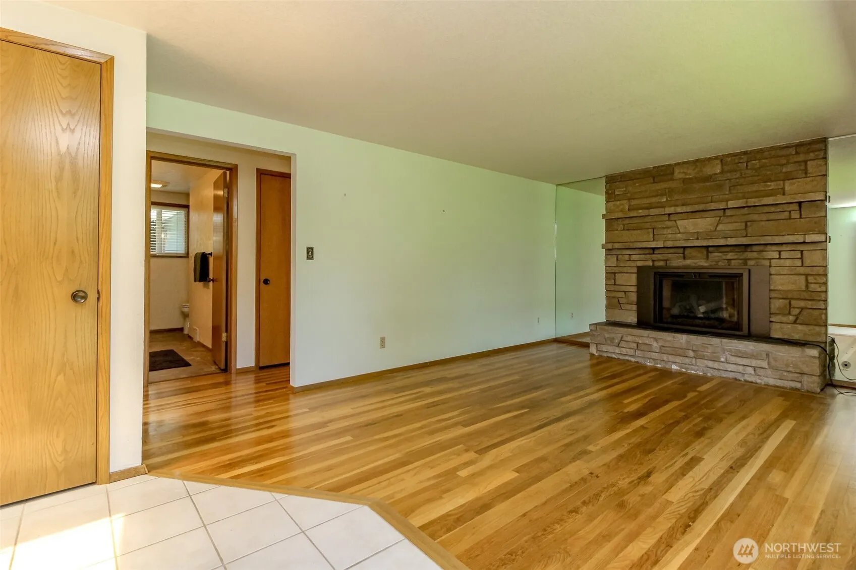 Property photo for 20123 4th Avenue S, Des Moines photo 3