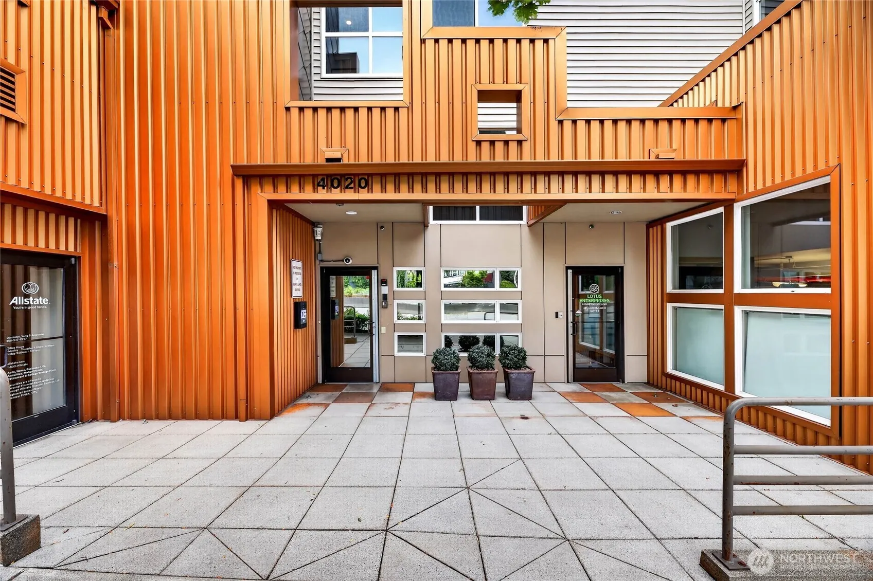 Property photo for 4020 Aurora Avenue N #305, Seattle photo 2