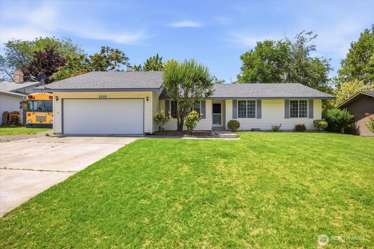 Property photo for 1516 S Olympia Place, Kennewick
