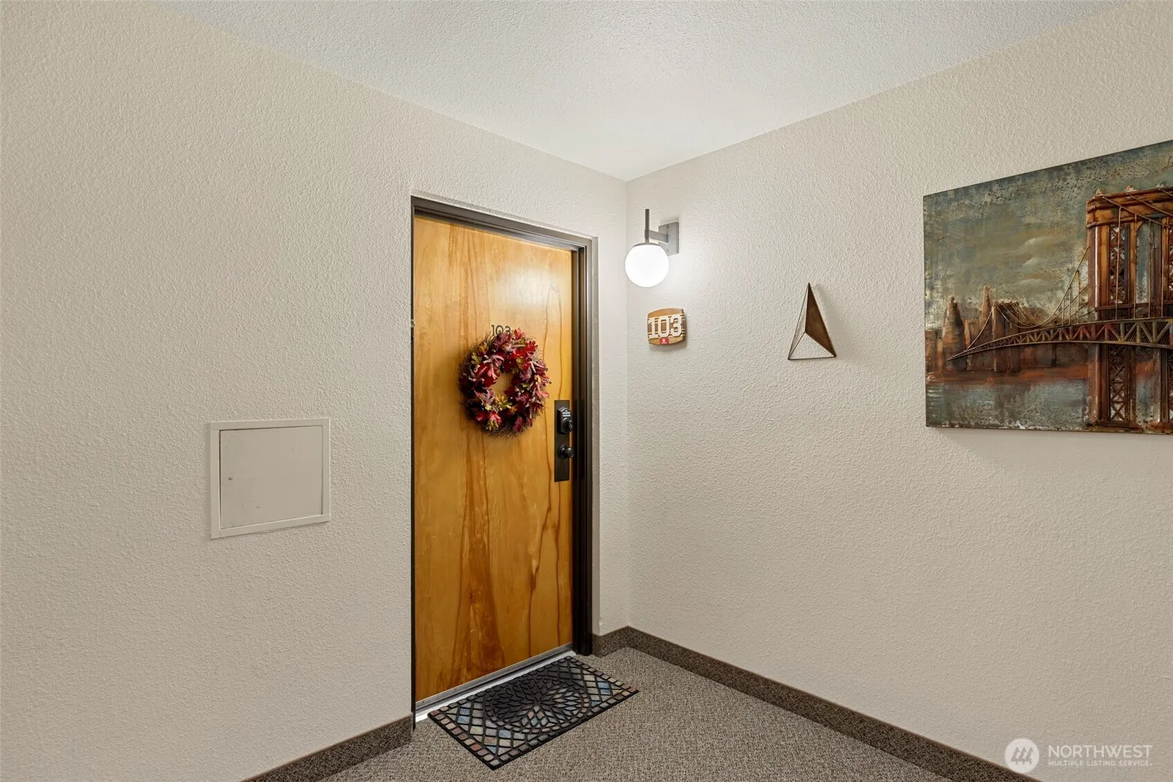 Property photo for 2021 N Laventure Road #103, Mount Vernon photo 3