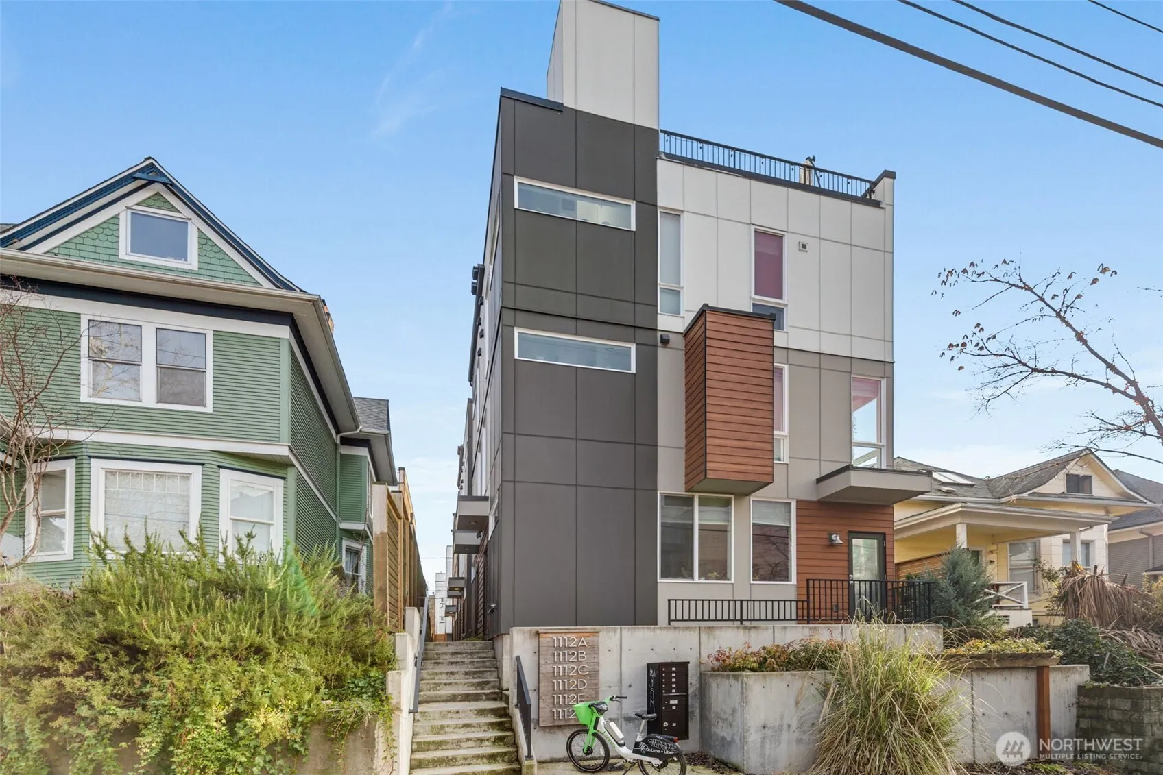 Property photo for 1112 13th Avenue #e, Seattle photo 2