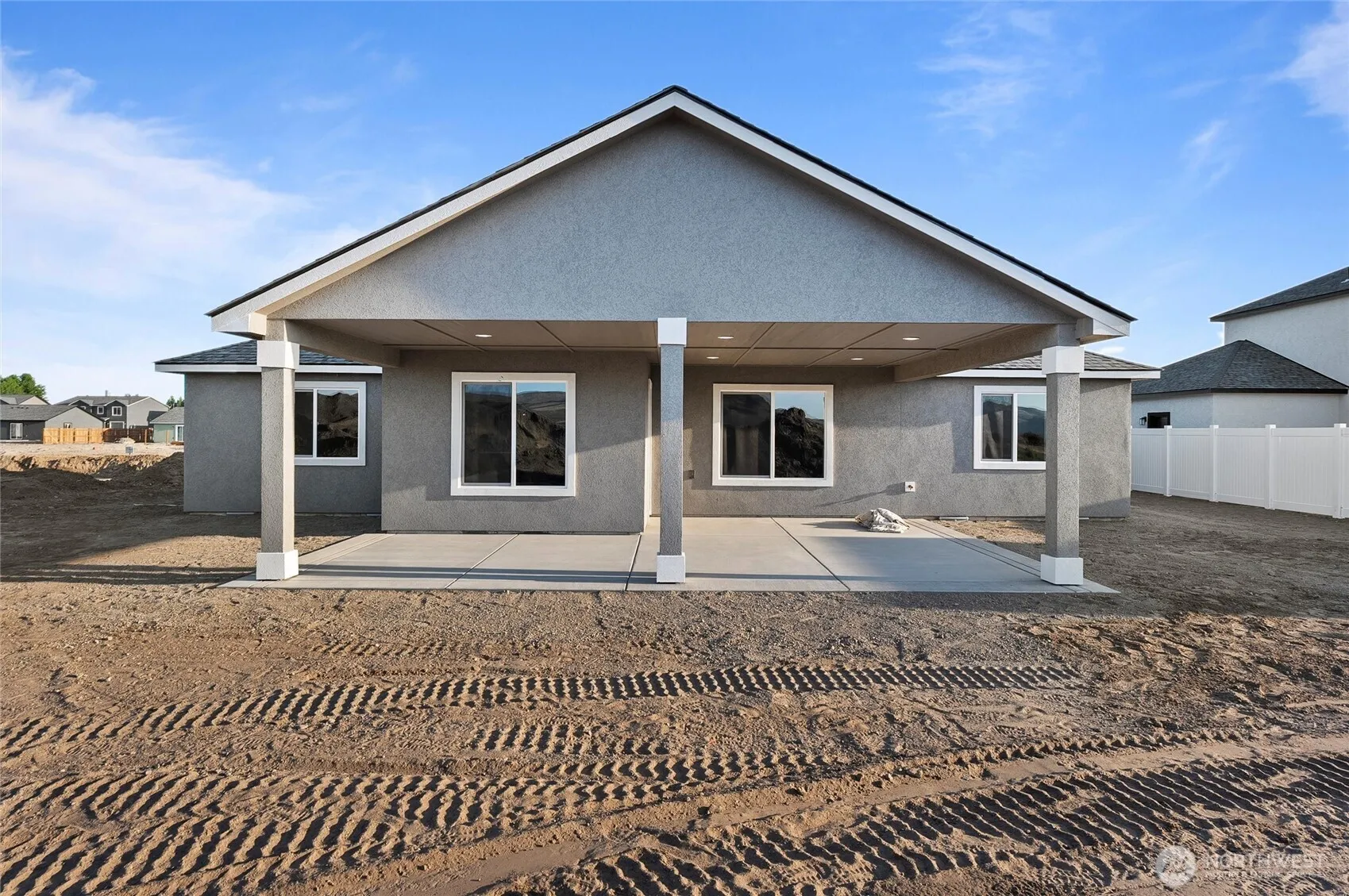 Property photo for 2910 Road 13.6 Sw, Royal City photo 2