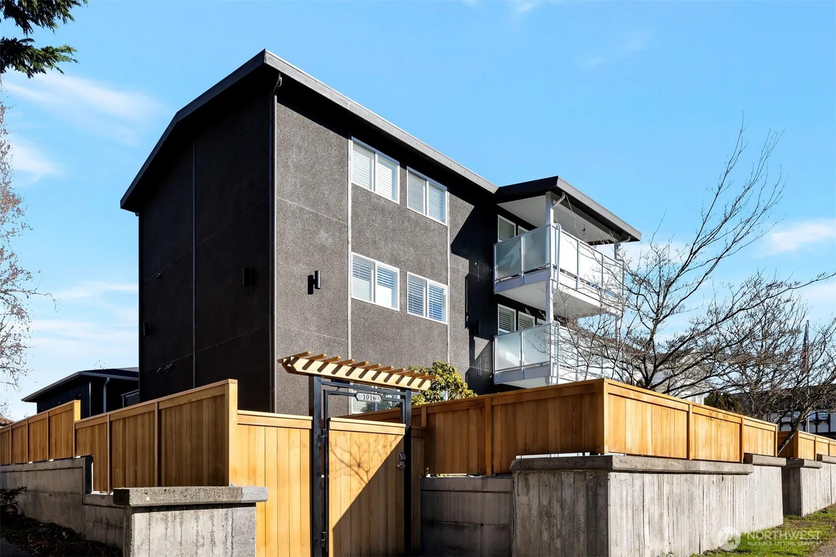 Property photo for 1016 Sw 152nd Street #b, Burien photo 3