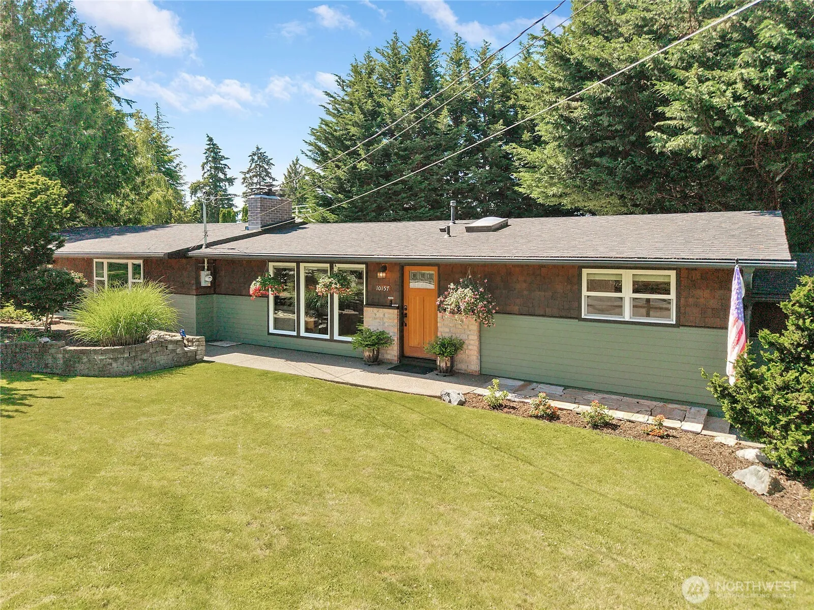 Property photo for 10157 Ne 200th Street, Bothell photo 2