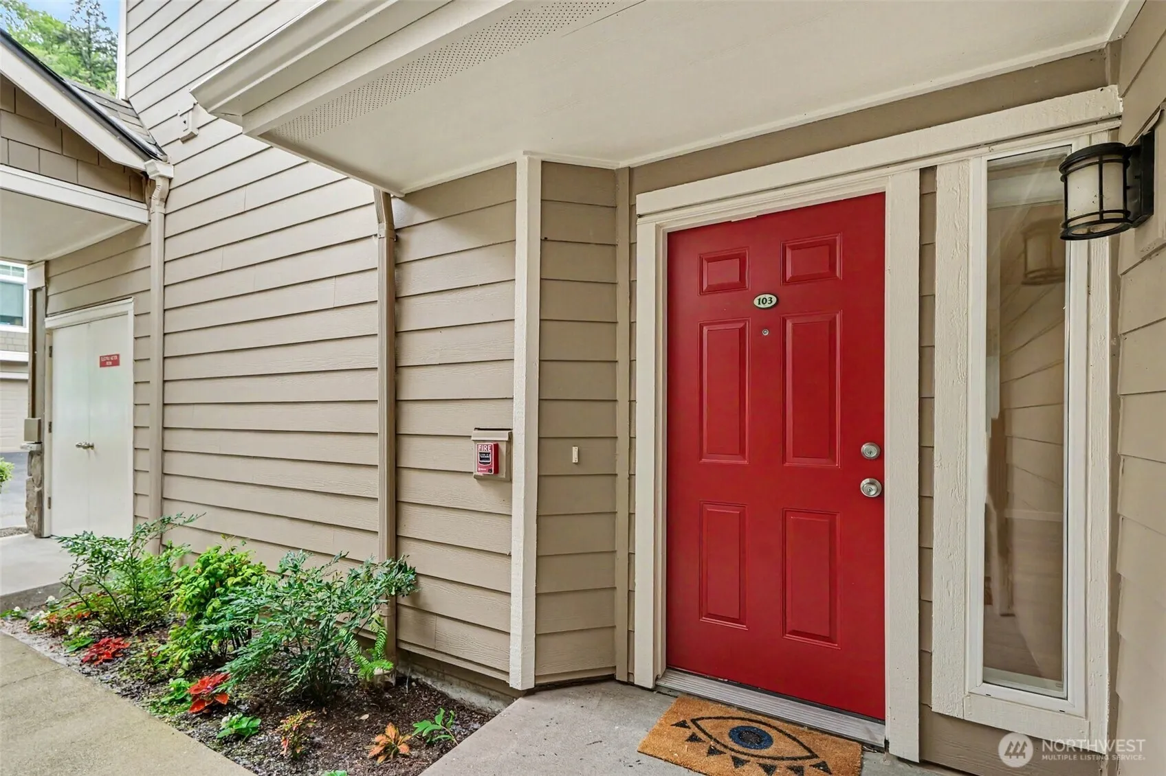 Property photo for 3500 E Lake Sammamish Parkway Se #2-103, Sammamish photo 4