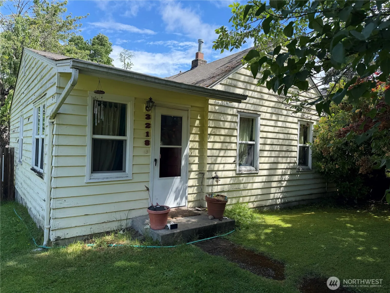 Property photo for 3218 Ne 97th Street, Seattle